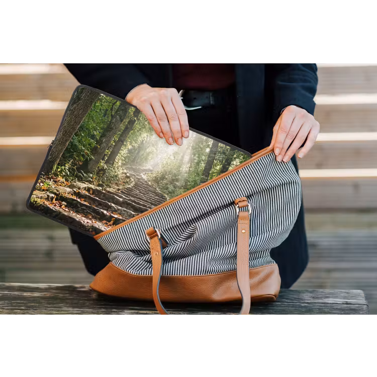 Stenen - Trap - Bos - Natuur laptophoes neopreen klein -tas