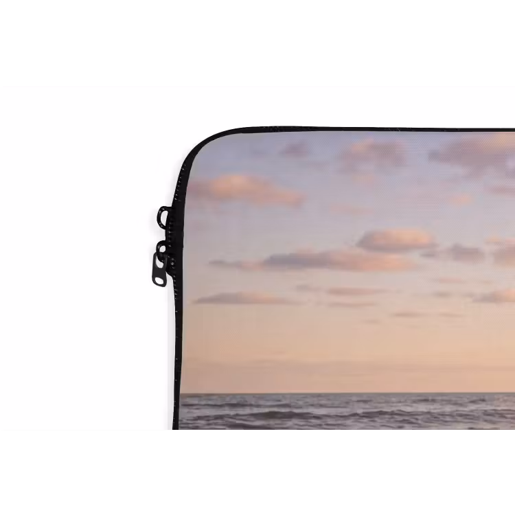 Strand - Branding - Wolken laptophoes neopreen klein -detail