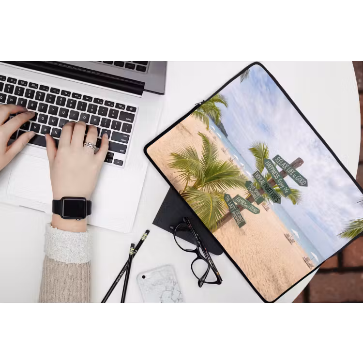 Strand - Wegwijzer - Palmen - Tropisch - Groen laptophoes neopreen klein -bureau