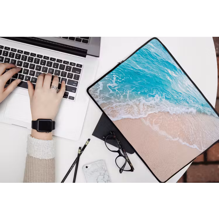 Strand - Zee - Golf - Natuur - Blauw laptophoes neopreen klein -bureau