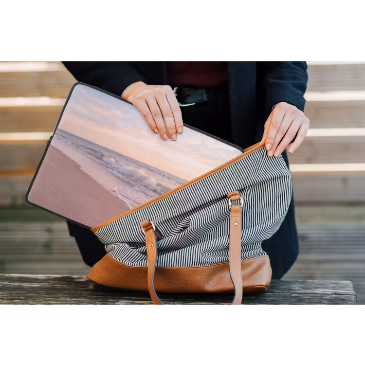 Strand - Zee - Golven - Natuur - Zonsondergang laptophoes neopreen klein -tas