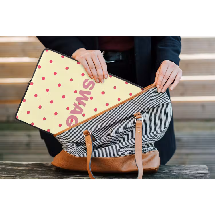 Swag - Roze - Stippen - Geel laptophoes neopreen klein -tas