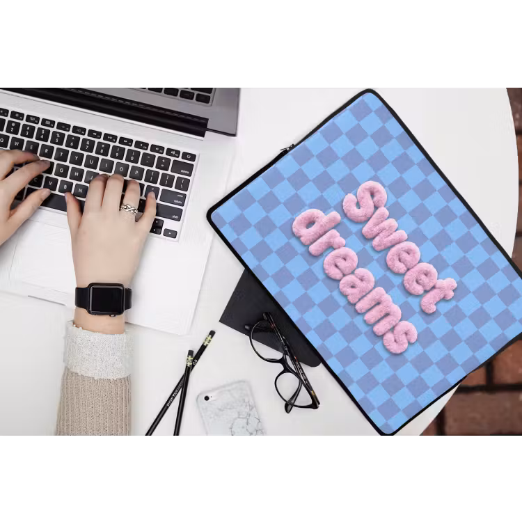 Sweet dreams - Vierkanten - Roze - Blauw laptophoes neopreen klein -bureau
