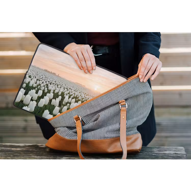 Tulpen - Landschap - Wit laptophoes neopreen klein -tas