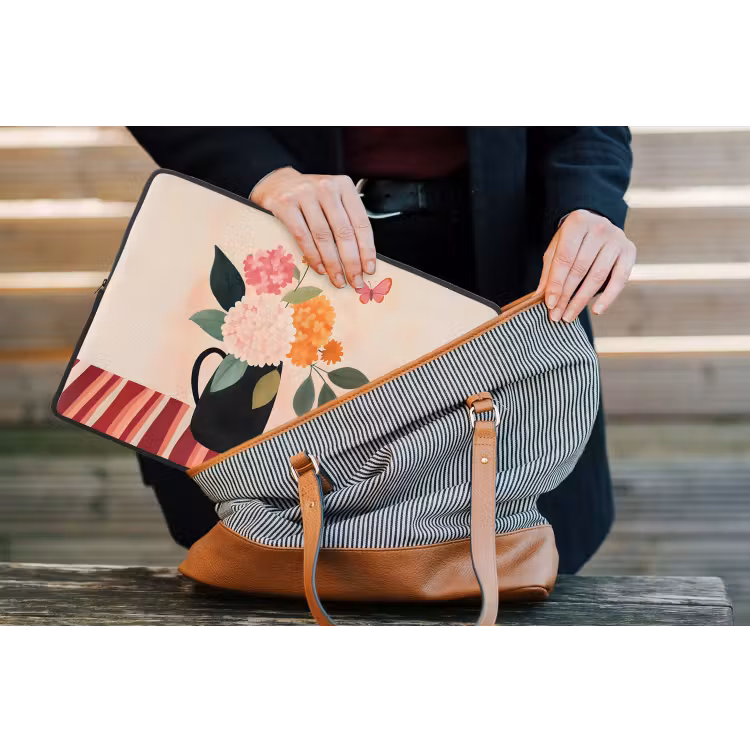 Vaas - Bloemen - Vlinder - Rood laptophoes neopreen klein -tas