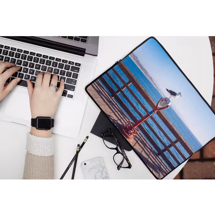 Vogel - Verrekijker - Kust - Zee - Blauw laptophoes neopreen klein -bureau