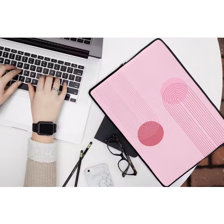 Vormen - Lijnen - Minimalistisch - Roze laptophoes neopreen klein -bureau