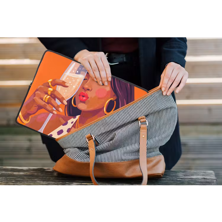 Vrouw - Champagne - Feest - Modern - Oranje laptophoes neopreen klein -tas