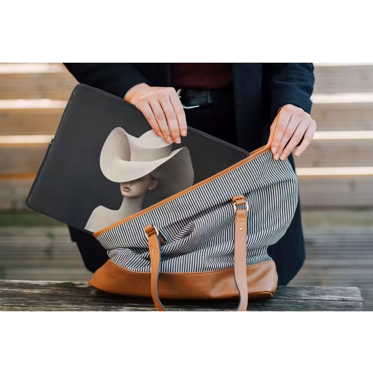 Vrouw - Golvende - Hoed laptophoes neopreen klein -tas