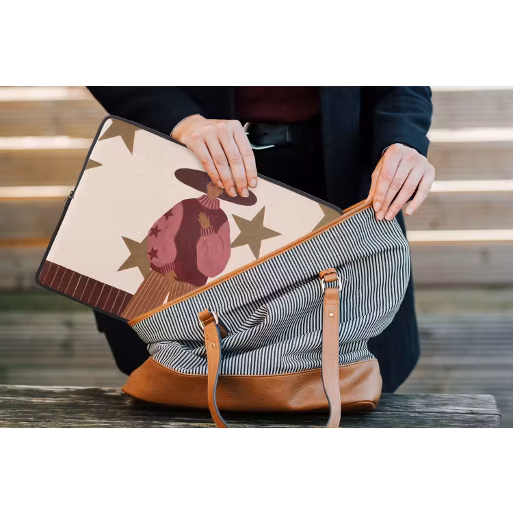 Vrouw - Hoed - Abstract - Modern - Portret laptophoes neopreen klein -tas