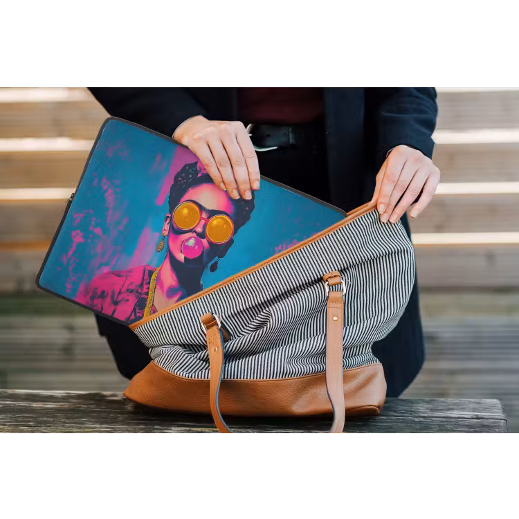 Vrouw - Kauwgom - Zonnebril - Oranje laptophoes neopreen klein -tas