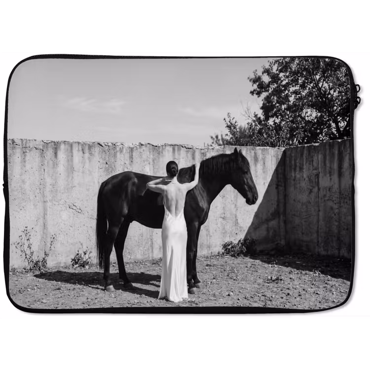 Vrouw - Paard - Artistiek laptophoes neopreen klein -zkaufland3dotto