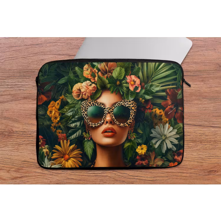 Vrouw - Panterprint - Jungle - Natuur - Luxe laptophoes neopreen klein -tafel