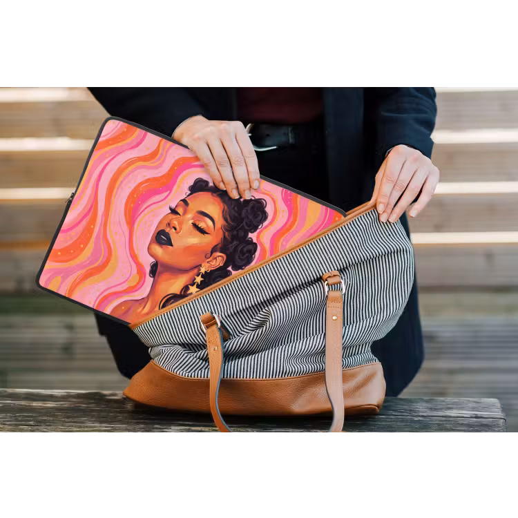 Vrouw - Portret - Abstract - Kleurrijk - Roze laptophoes neopreen klein -tas