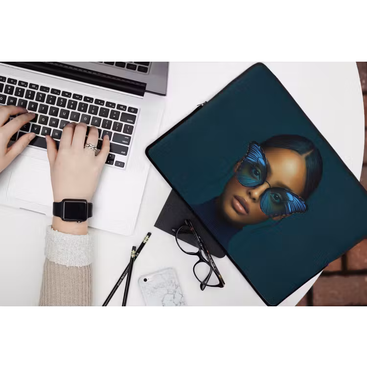 Vrouw - Vlinder - Bril - Blauw - Modern - Portret laptophoes neopreen klein -bureau