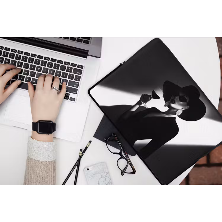Vrouw - Wijn - Chic laptophoes neopreen klein -bureau
