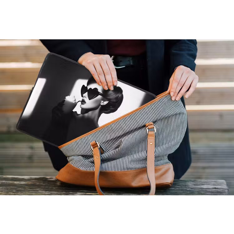 Vrouw - Zwart - Hart laptophoes neopreen klein -tas