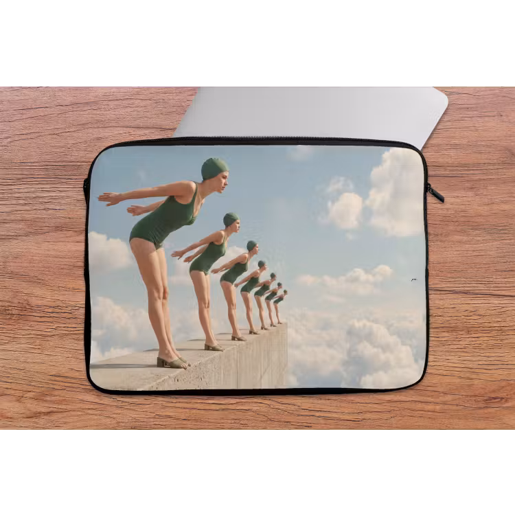 Laptophoes Vrouwen - Duikhouding - Wolken - Vrouwen - Duikhouding - Wolken laptophoes neopreen klein