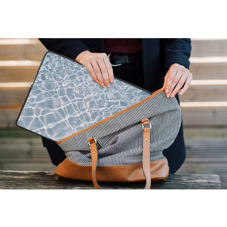 Water - Reflectie - Zonlicht laptophoes neopreen klein -tas