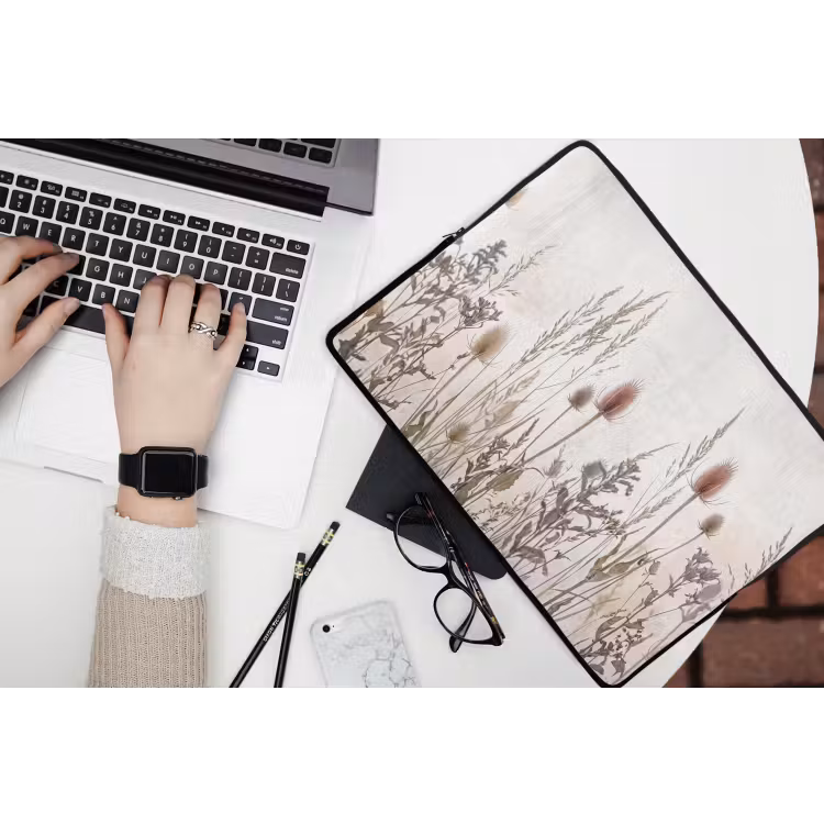 Weidebloemen - Design - Sepia laptophoes neopreen klein -bureau