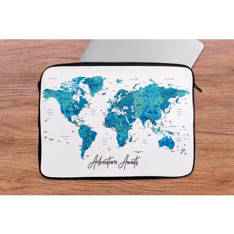 Wereldkaart - Blauw - Kleurrijk laptophoes neopreen klein -tafel