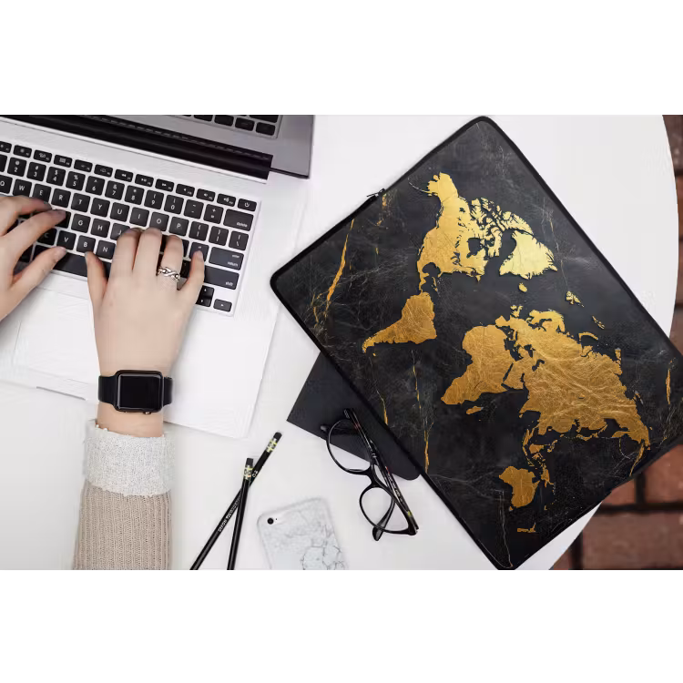 Wereldkaart - Goud - Marmer laptophoes neopreen klein -bureau