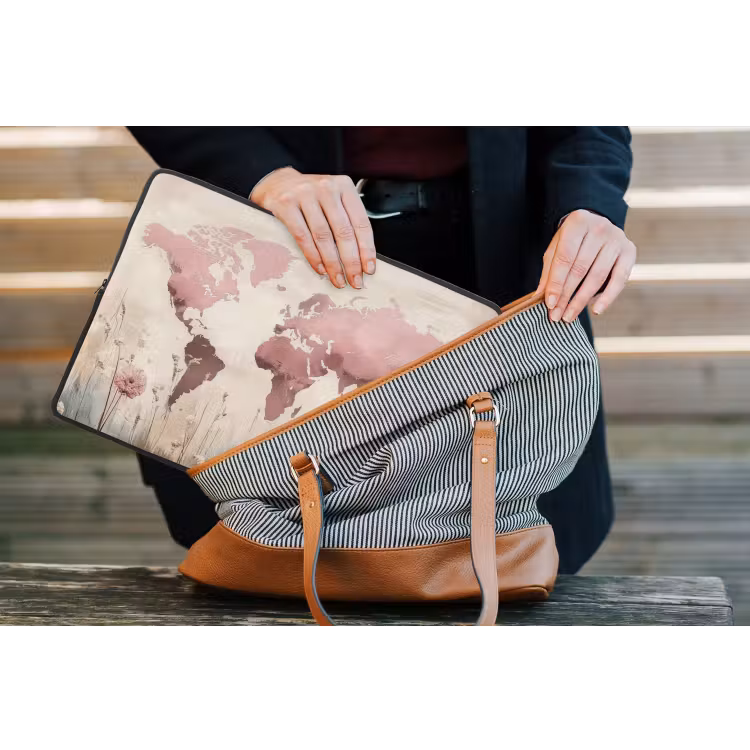 Wereldkaart - Roze - Bloemen laptophoes neopreen klein -tas