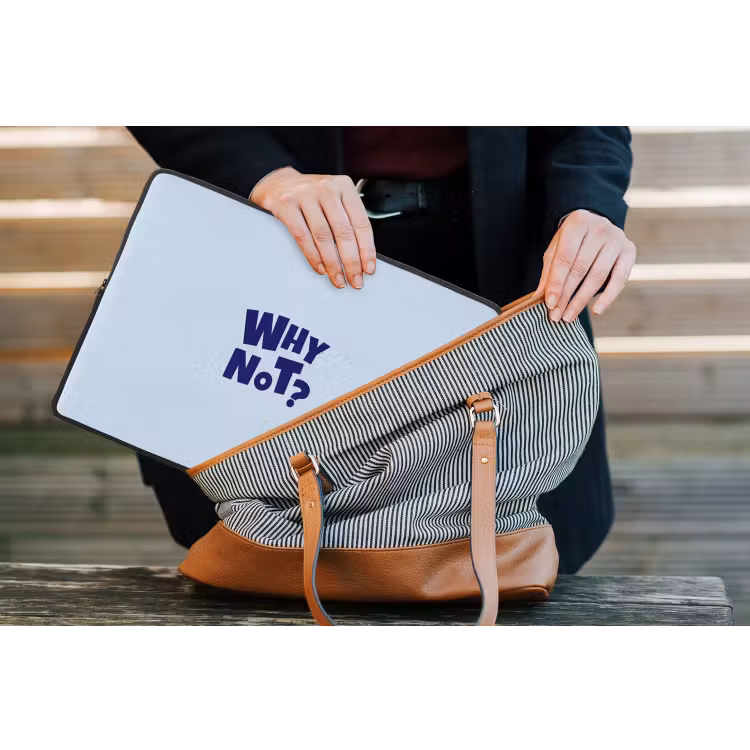 Why not - Blauw - Licht blauw - Quote laptophoes neopreen klein -tas