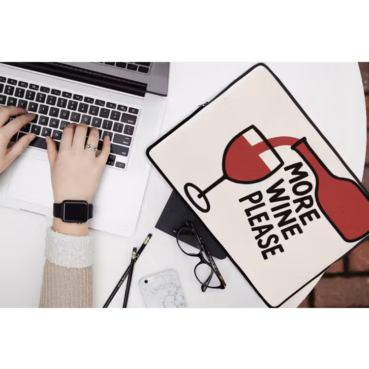 Wijnfles - Quote - Rood - Glas laptophoes neopreen klein -bureau