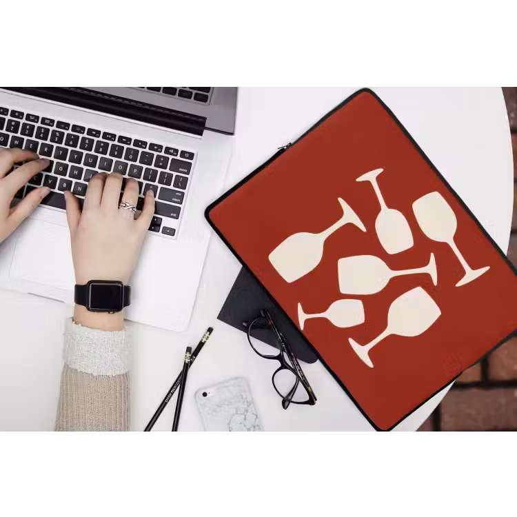 Wijnglazen - Silhouetten - Wit laptophoes neopreen klein -bureau