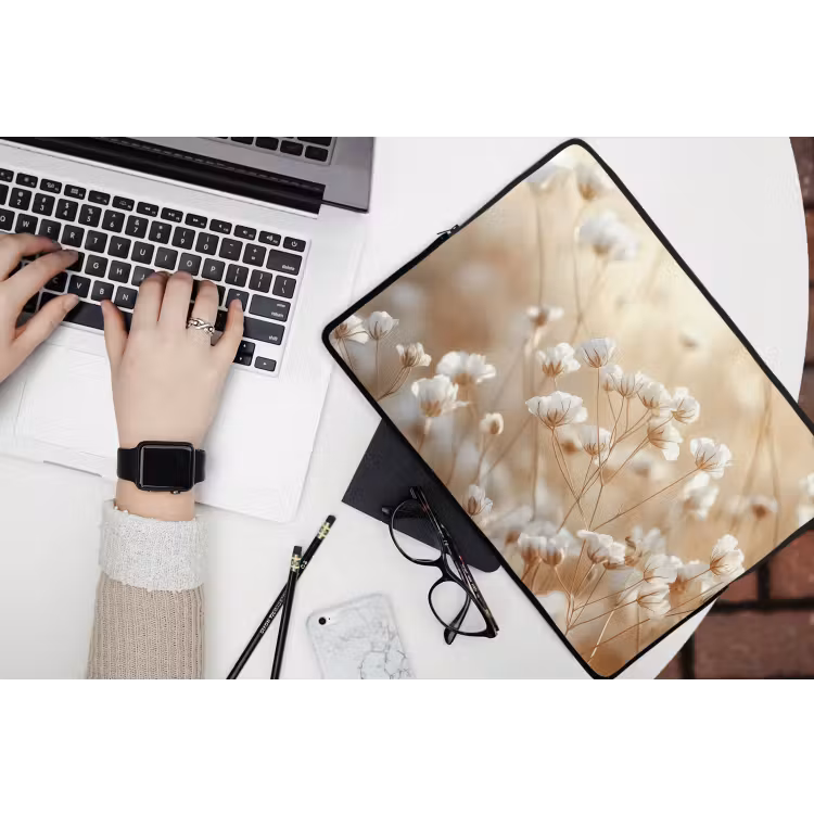 Wilde - Bloemen - Wit laptophoes neopreen klein -bureau
