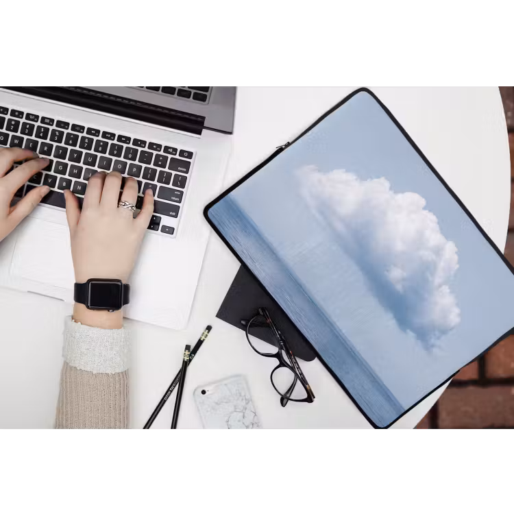 Laptophoes Wolk - Regen - Natuur - Wolk - Regen - Natuur laptophoes neopreen klein