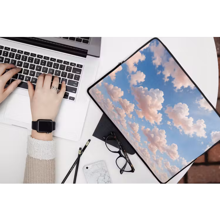 Wolken - Hemel - Natuur - Licht - Blauw laptophoes neopreen klein -bureau