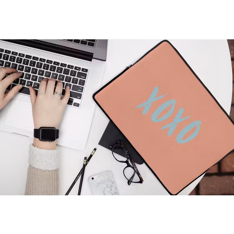 XOXO - Blauw - Perzikkleur laptophoes neopreen klein -bureau