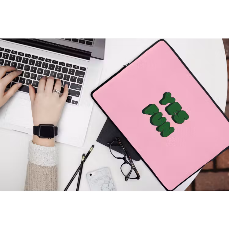Yes fun - Groen - Roze laptophoes neopreen klein -bureau