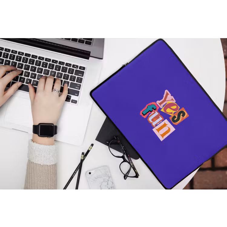 Yes fun - Kleurrijk - Collage-stijl laptophoes neopreen klein -bureau
