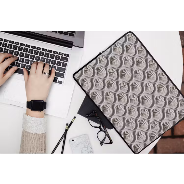 Zand - Schelpenvorm - Grijs laptophoes neopreen klein 279 -bureau