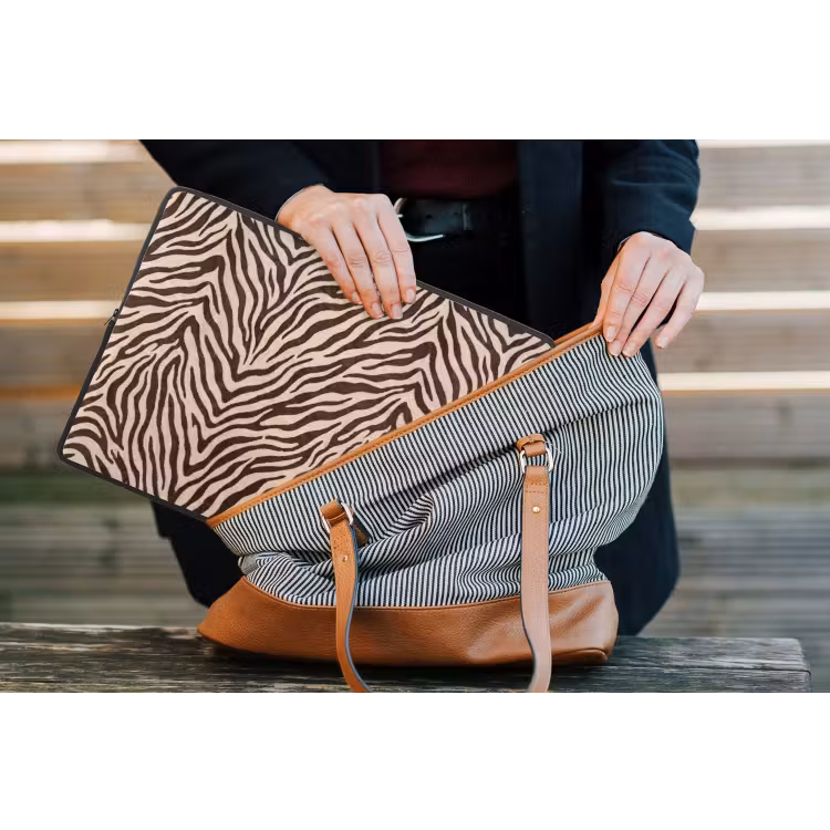 Zebra - Strepen - Bruin laptophoes neopreen klein -tas