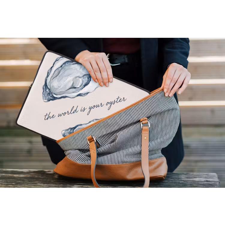 Zeeleven - Oester - Aquarel - Minimalistisch - Blauw laptophoes neopreen klein -tas