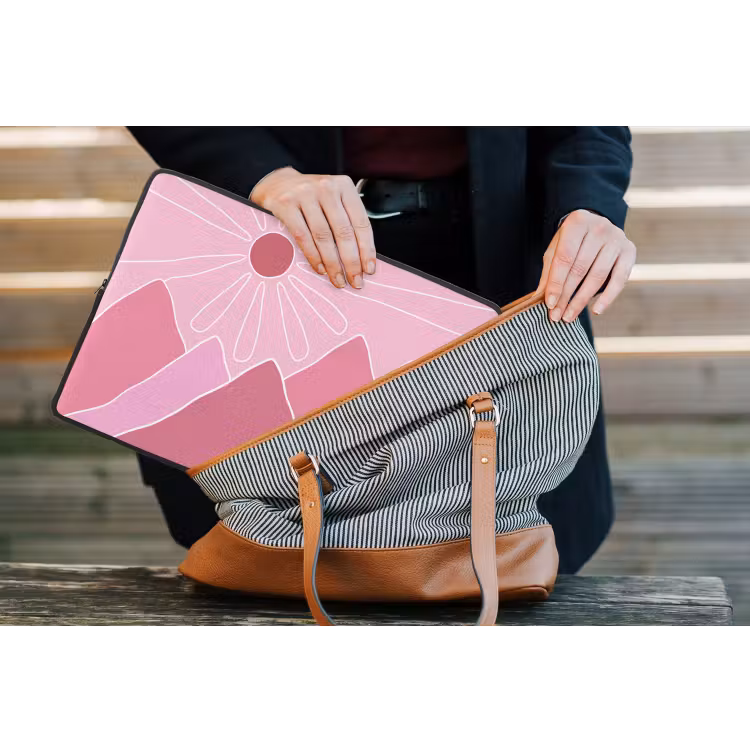 Zon - Bergen - Natuur - Abstract - Roze laptophoes neopreen klein -tas