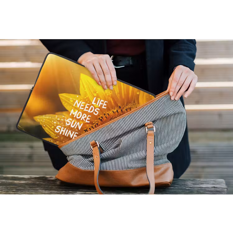 Zonnebloem - Close up - Geel - Quote laptophoes neopreen klein -tas