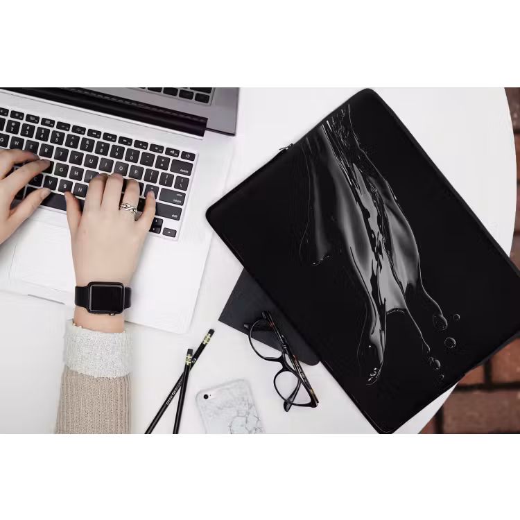 Zwart - Splash - Water laptophoes neopreen klein -bureau