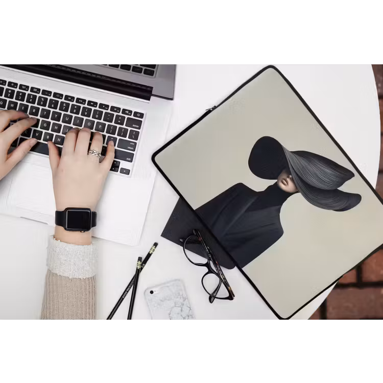Zwart - Vrouw - Hoed laptophoes neopreen klein -bureau