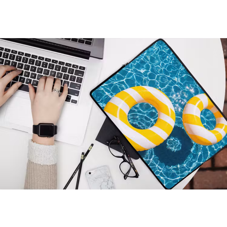 Zwembad - Zwembanden - Zomer - Geel - Blauw laptophoes neopreen klein -bureau