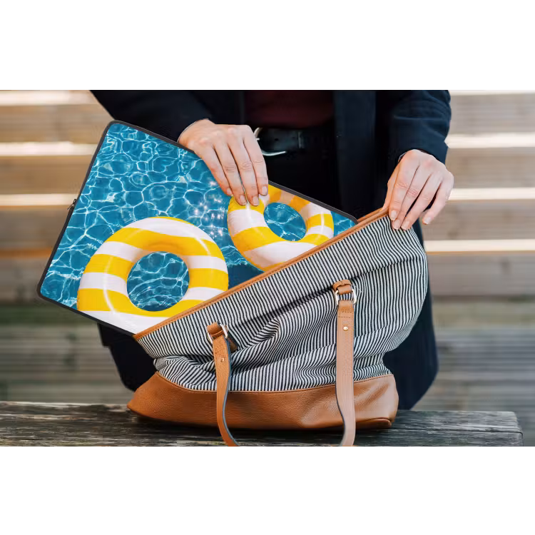 Zwembad - Zwembanden - Zomer - Geel - Blauw laptophoes neopreen klein -tas