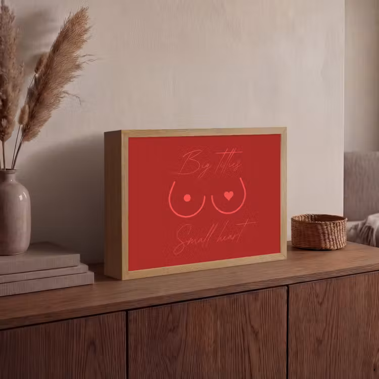 Big titties small heart - Rood - Hart Light Box met batterij (Wandlamp) middel -sfeer2