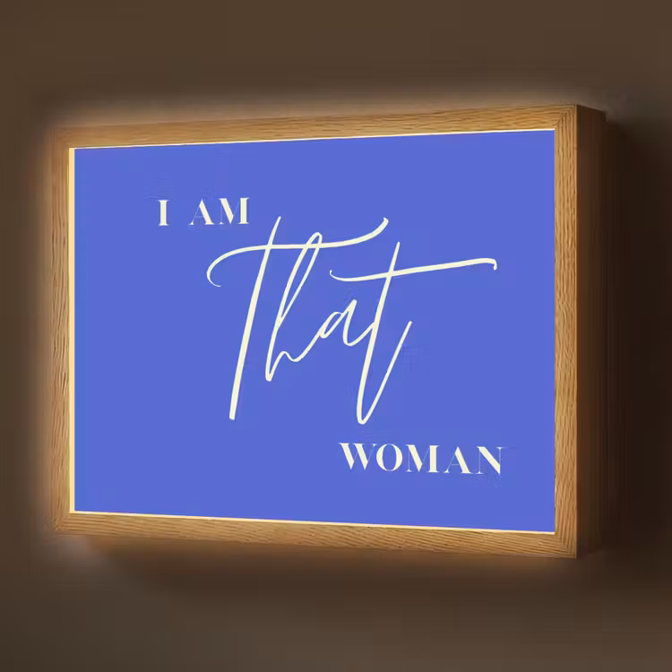 Blauw - I am that woman - Sierlijk - Minimalistisch Light Box met batterij (Wandlamp) middel -z3d_website