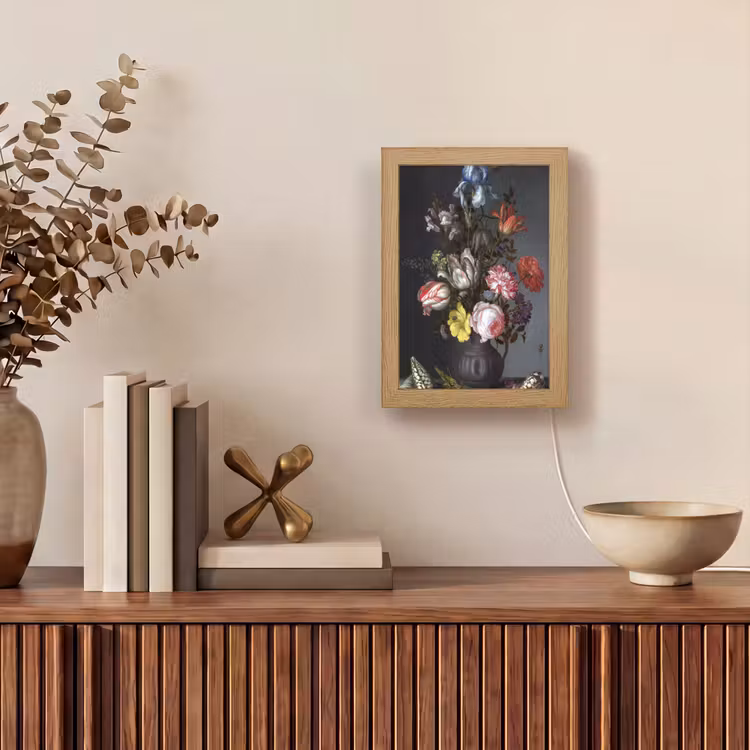 Bloemen in een vaas met schelpen en insecten - Balthasar van der Ast Light Box met kabel (Wandlamp) klein -sfeer2