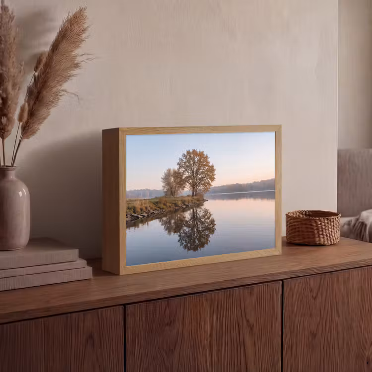 Bomen - Reflectie - Water - Zonsopgang - Serene Light Box met batterij (Wandlamp) middel -sfeer2
