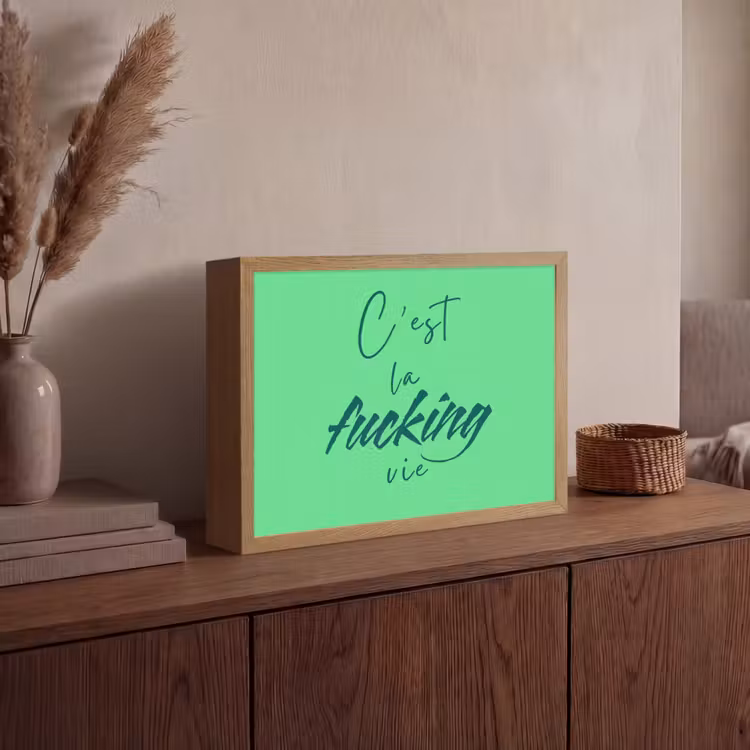 c'est la fucking vie - Groen - Penseelstijl Light Box met batterij (Wandlamp) middel -sfeer2